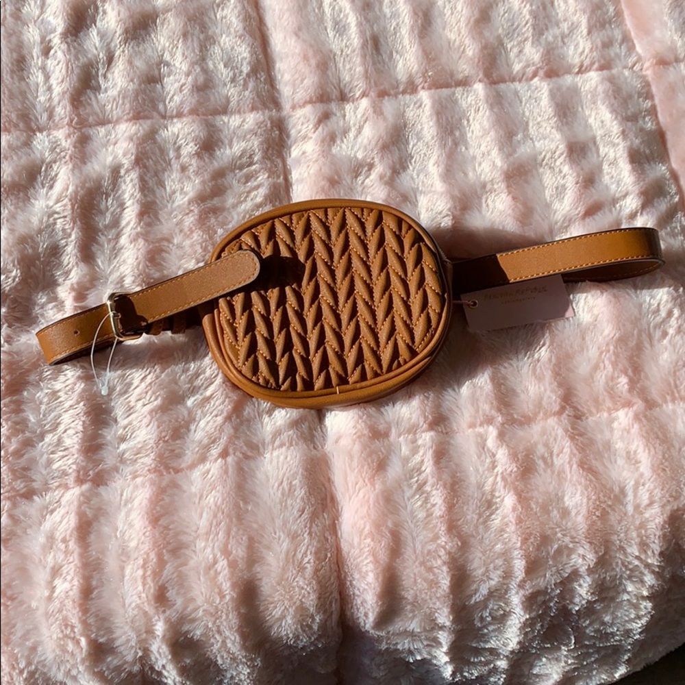 Windsor store never worn belt with Fanny pack